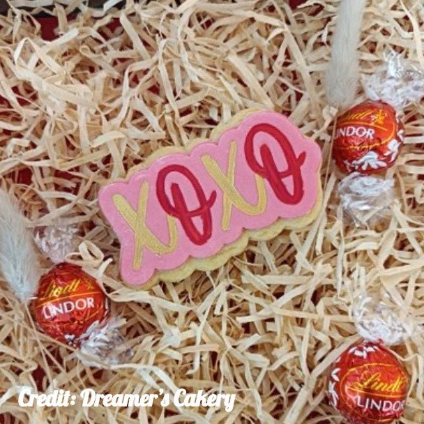 XOXO V2 Cutter and Embossed stamp - Chickadee