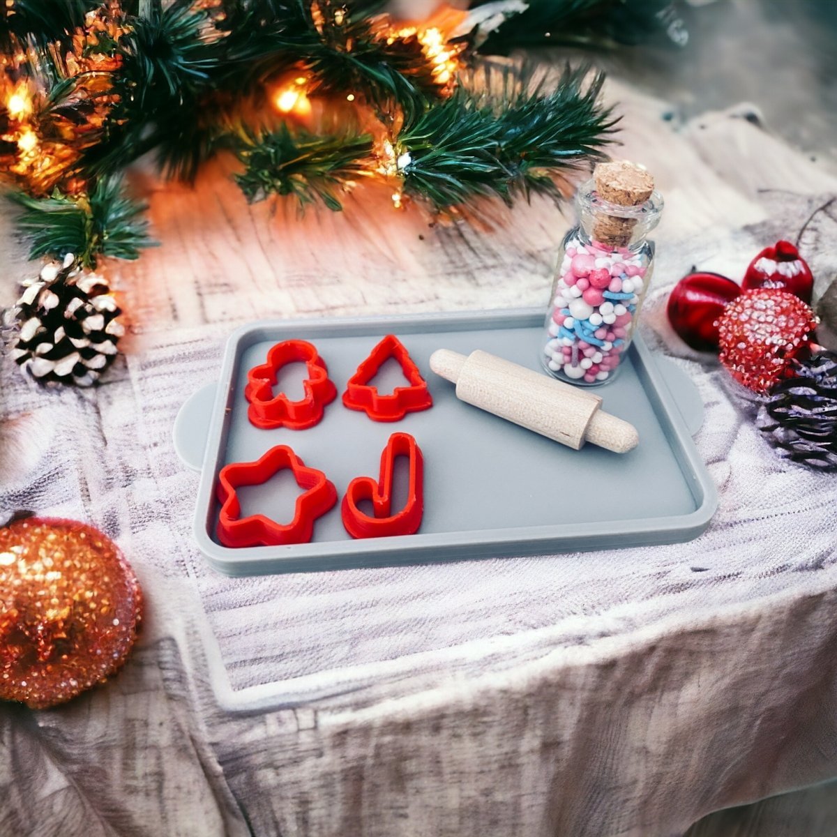 Mini Christmas Baking Prop - Chickadee